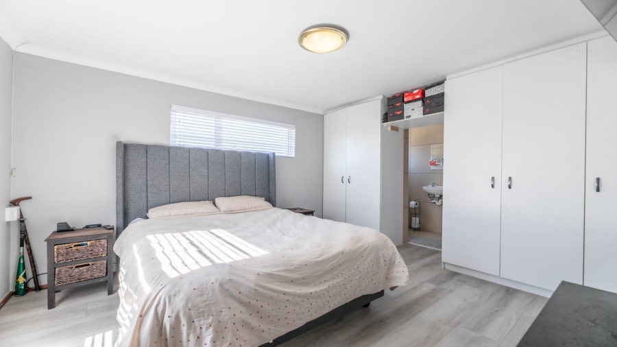 To Let 3 Bedroom Property for Rent in Edgemead Western Cape